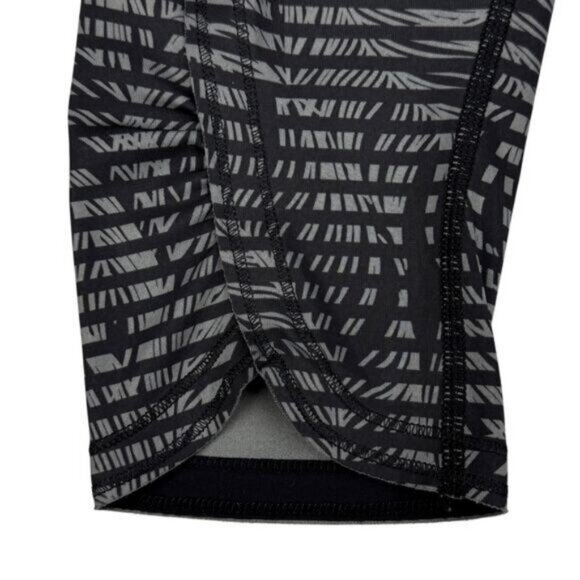 Lululemon Run: Top Speed Crop In Stripe Play Slate Black Size 4 - Picture 10 of 10